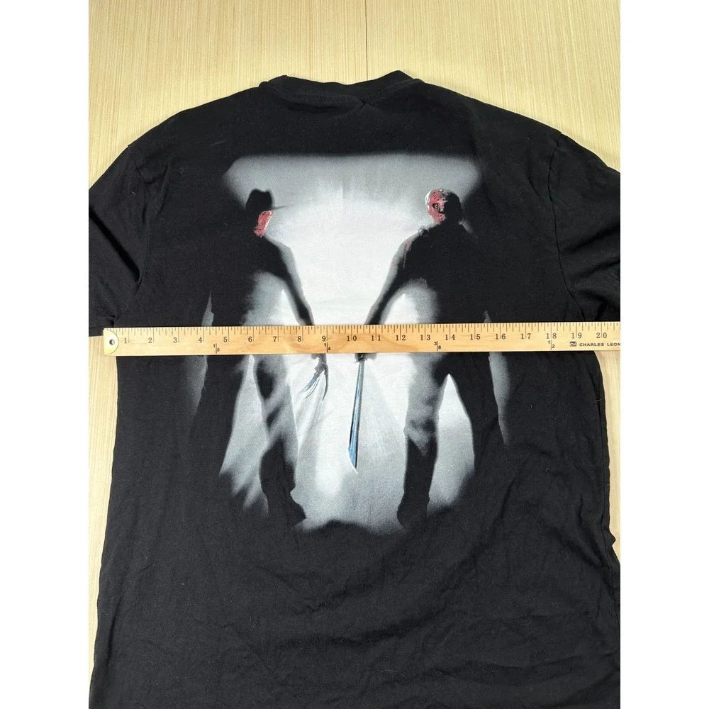 A Nightmare Freddy VS. Jason T-Shirt Men Small Black Logo Graphic Print Pullover - Picture 6 of 7